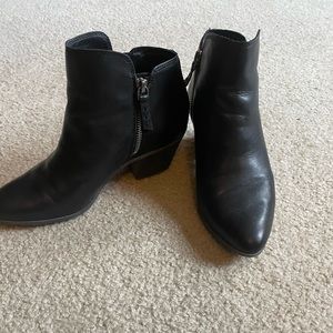 Women’s Frye Ankle Zipper Boots -sz 8.5